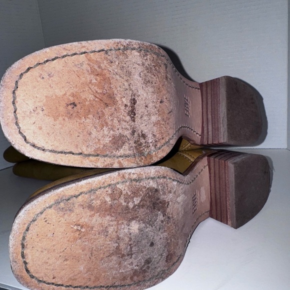 Frye Campus 14L Banana Leather Knee Boots 8 - Picture 6 of 7